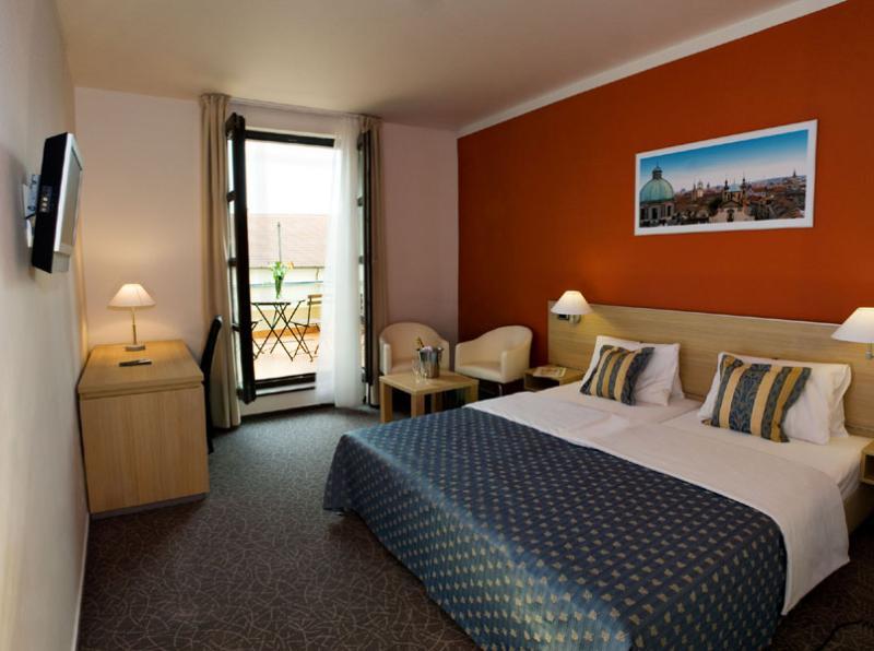 פראג Hotel Na Zamecku מראה חיצוני תמונה