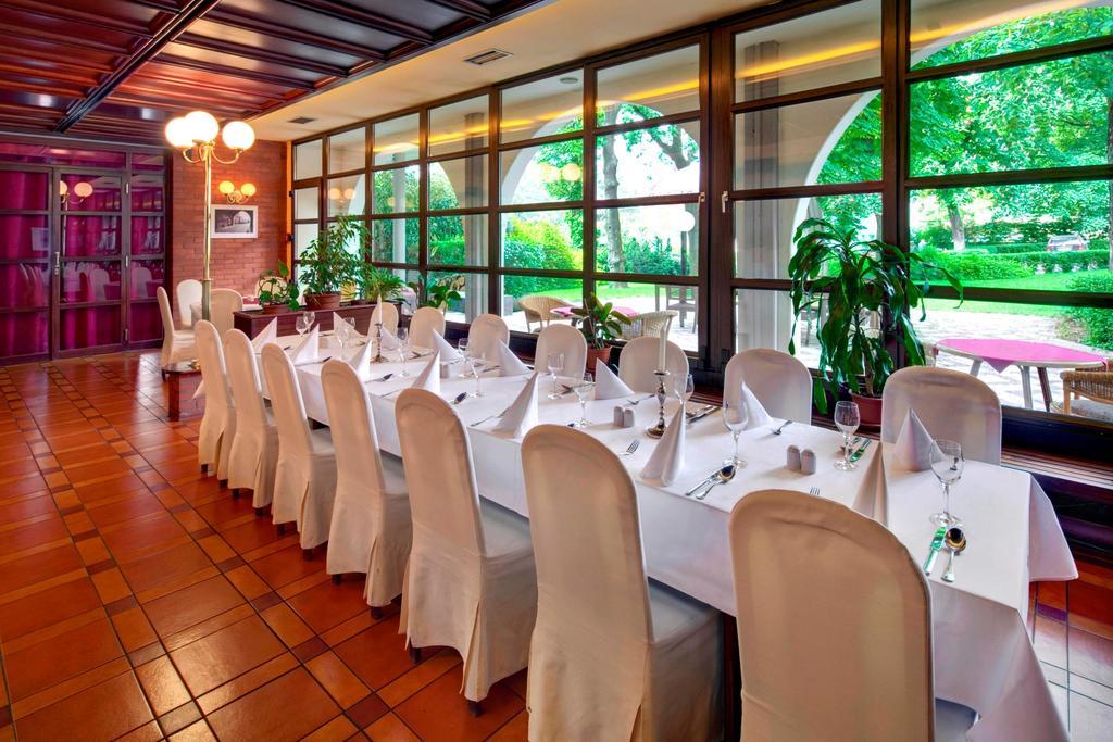 פראג Hotel Na Zamecku מראה חיצוני תמונה